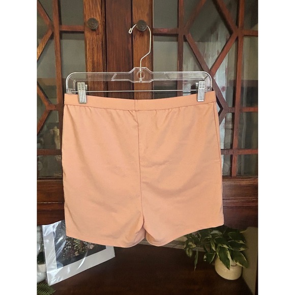 Free People Movement Peach Orange Bike Shorts Size Large NWT - Picture 2 of 6